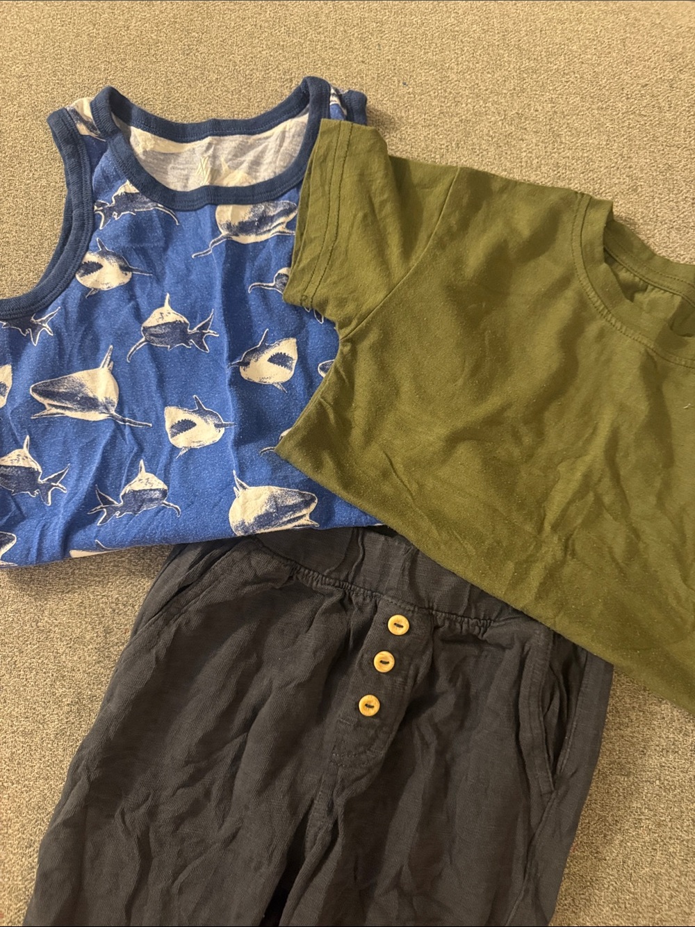 5/$15- 4t bundle - Picture 2 of 2